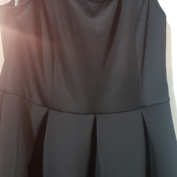 Dress - Picture 2 of 5